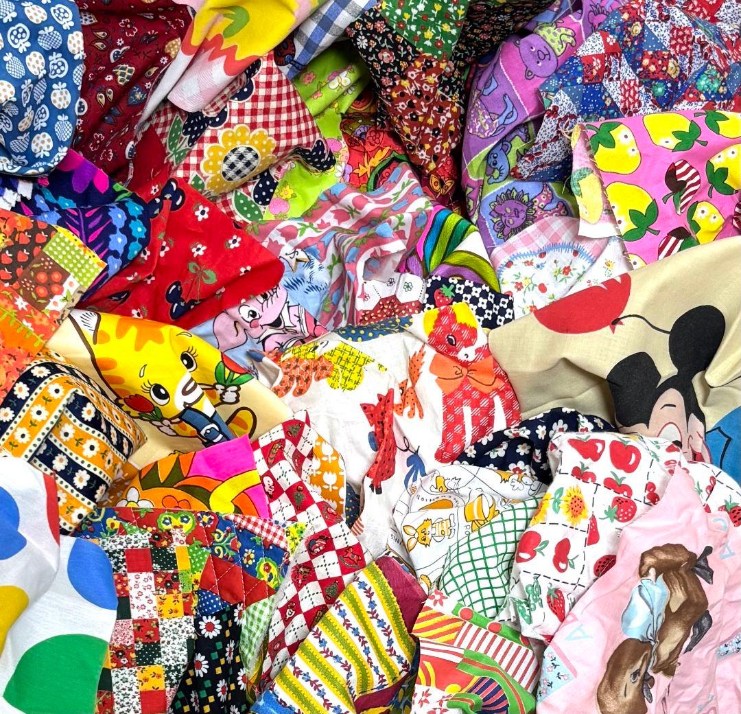 ビンテージ生地とレトロ生地ハギレの詰め合わせ