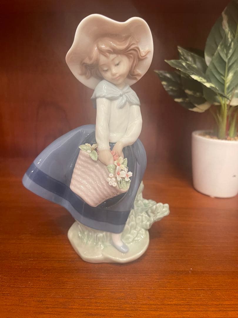 LLADRO 綺麗な花ばかり