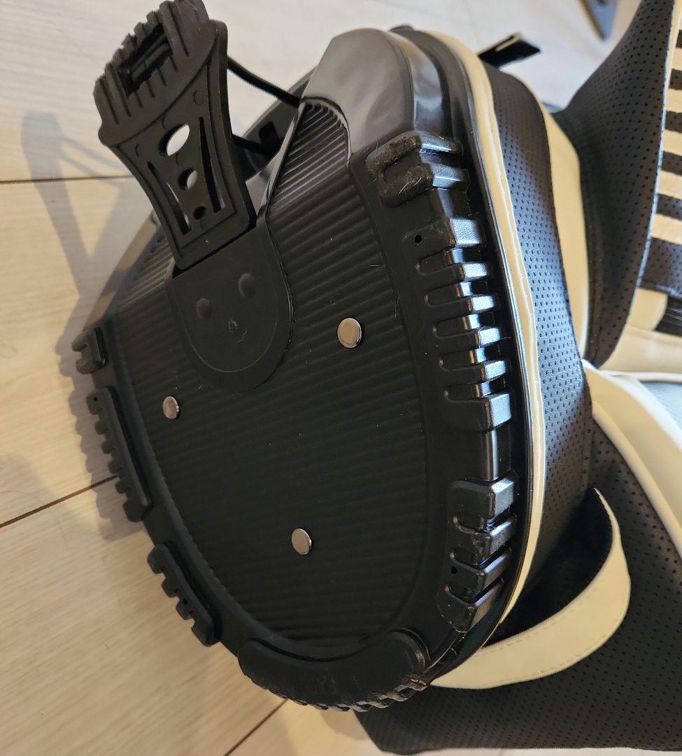 MUTA スタンド式キャディバッグ ホワイト×ブラック　傘付き