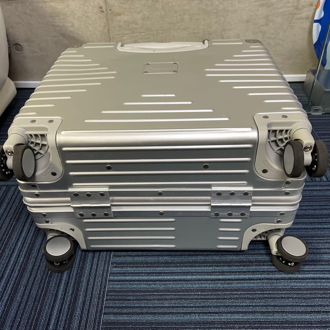 イノベーター　42L アルミニウム キャリーケース 美品