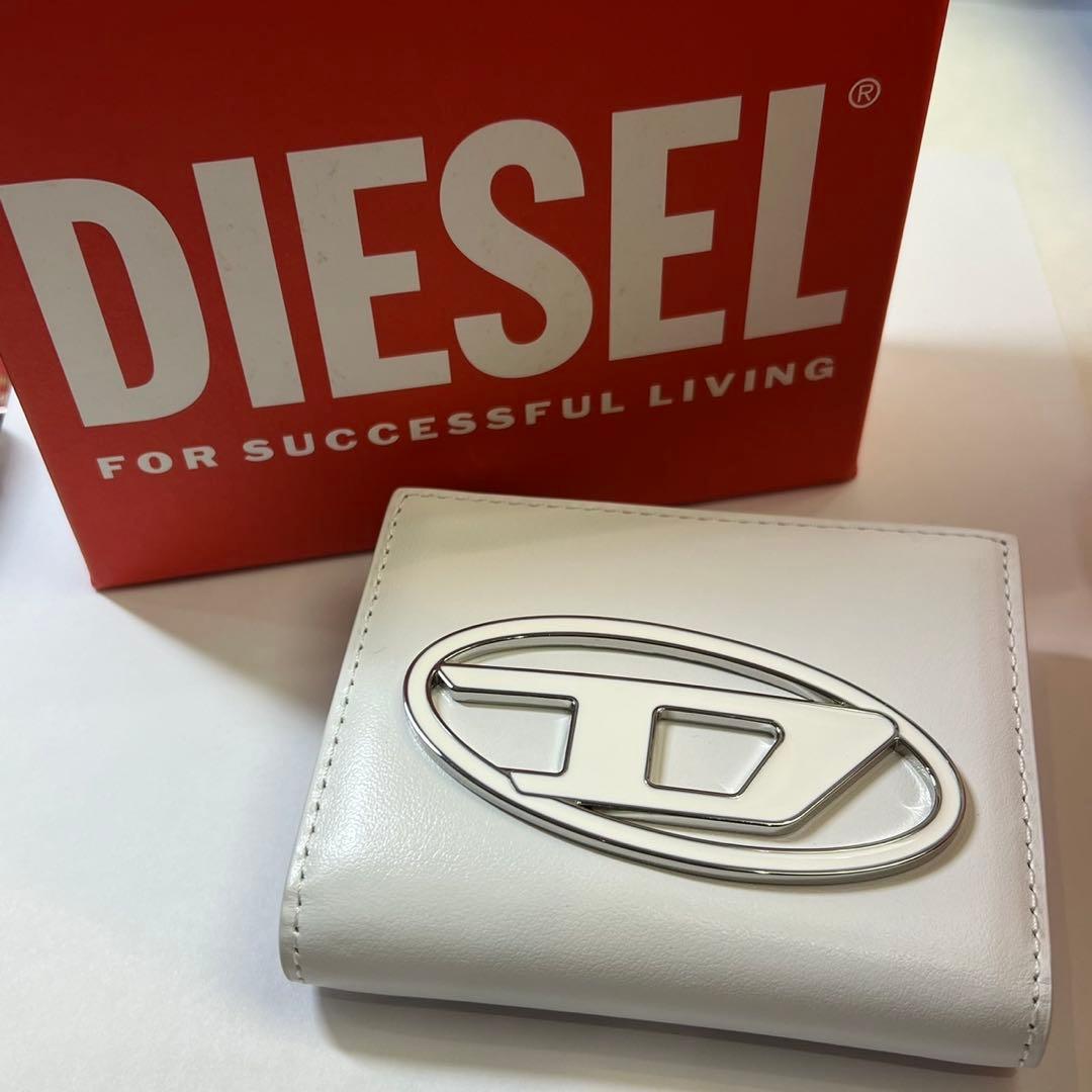 【DIESEL/ディーゼル】未使用品　ミニ財布　ホワイト　箱付き