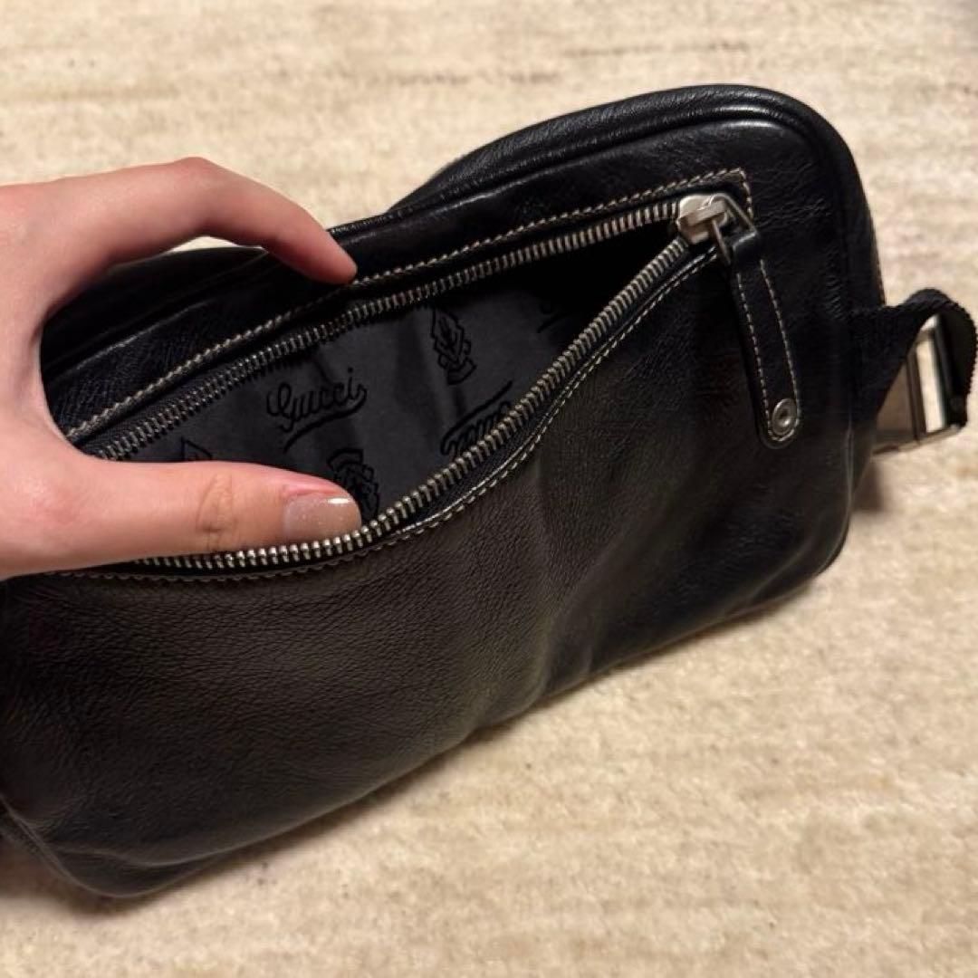 GUCCI ボディバッグ レザー 革 バッグ