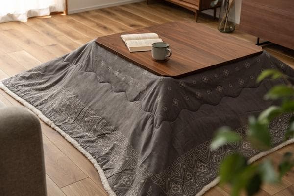 おしゃれ ふかふか かわいい 暖かい 正方形 こたつ布団 バンダナ柄