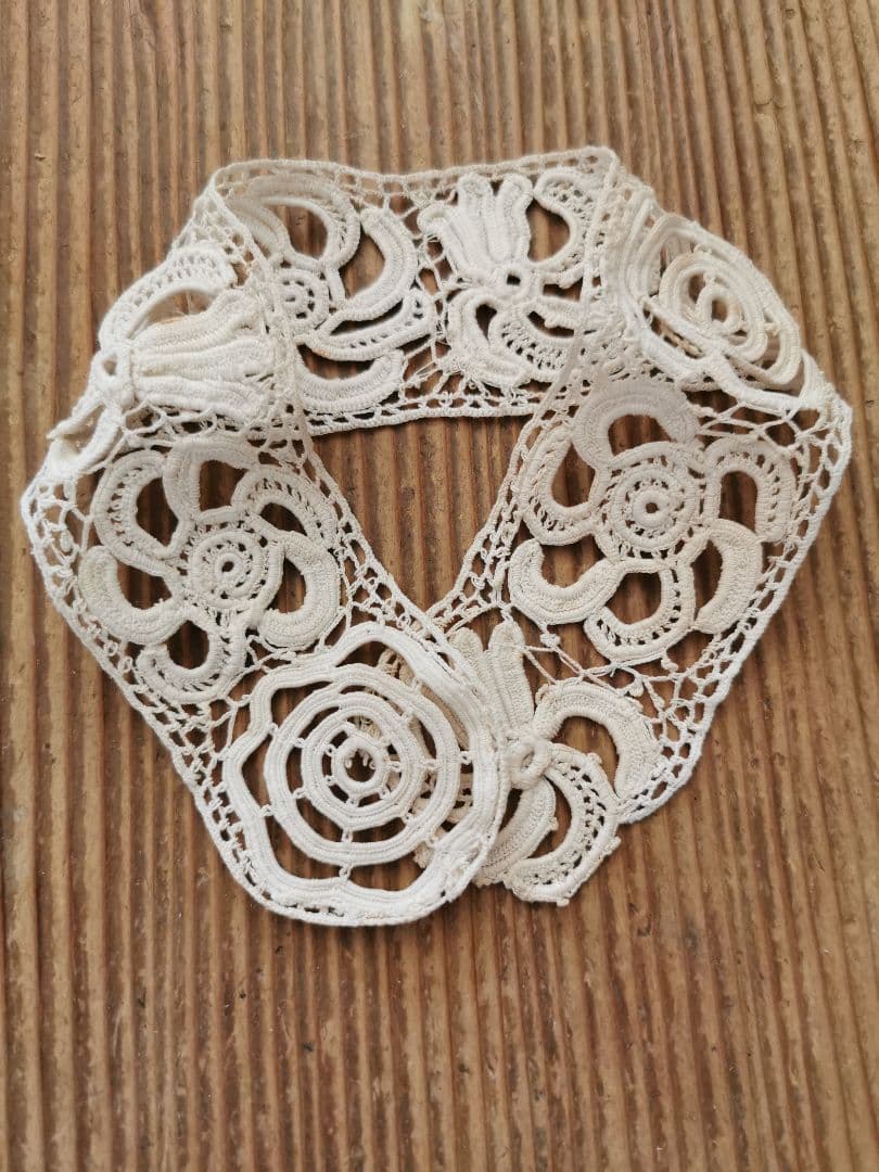 アンティーク アイリッシュクロシェレース 草原の花 多層手編みランナー 付け襟