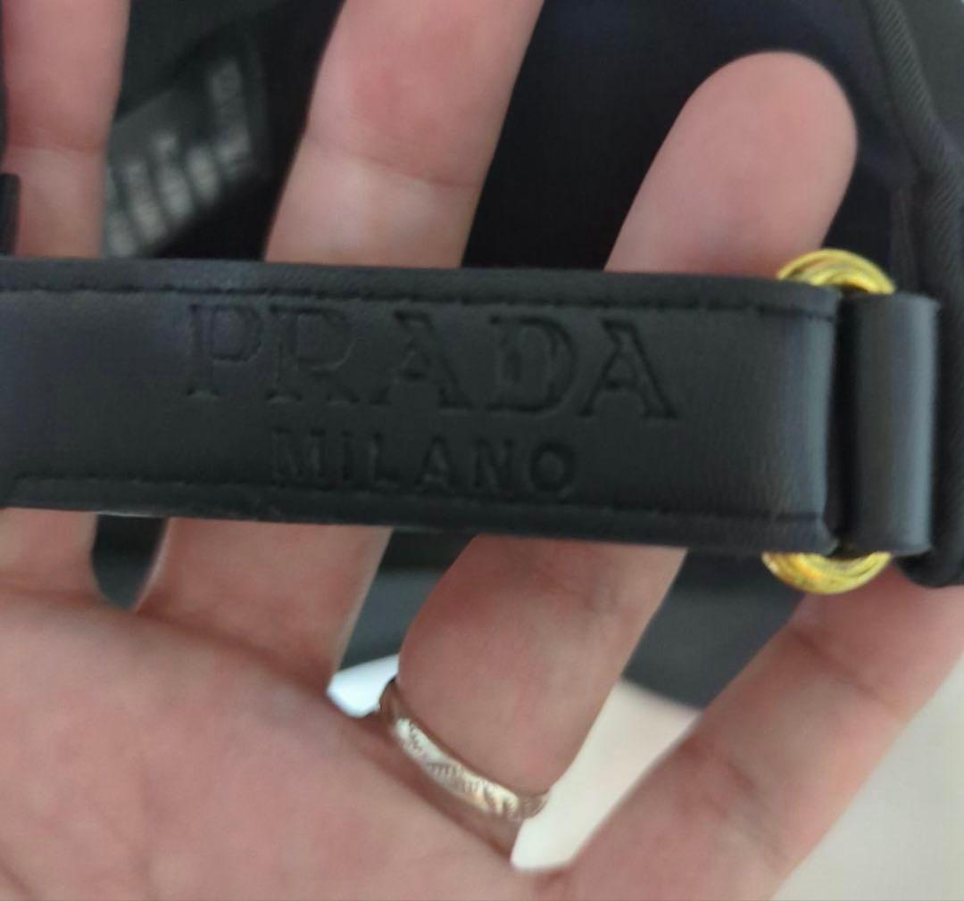 PRADA ノベルティキャップ　未使用に近い