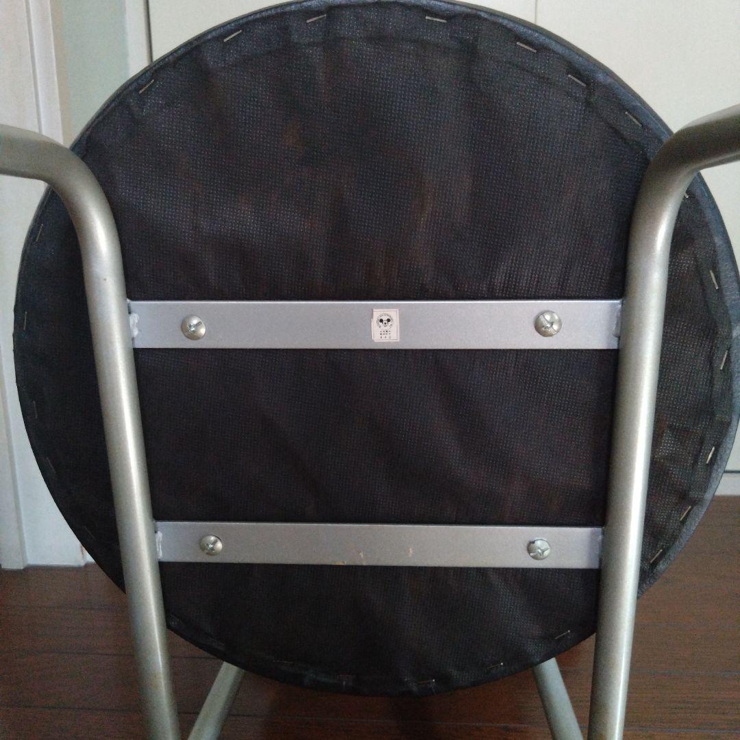 ミッキーマウス型の黒い椅子　USED
