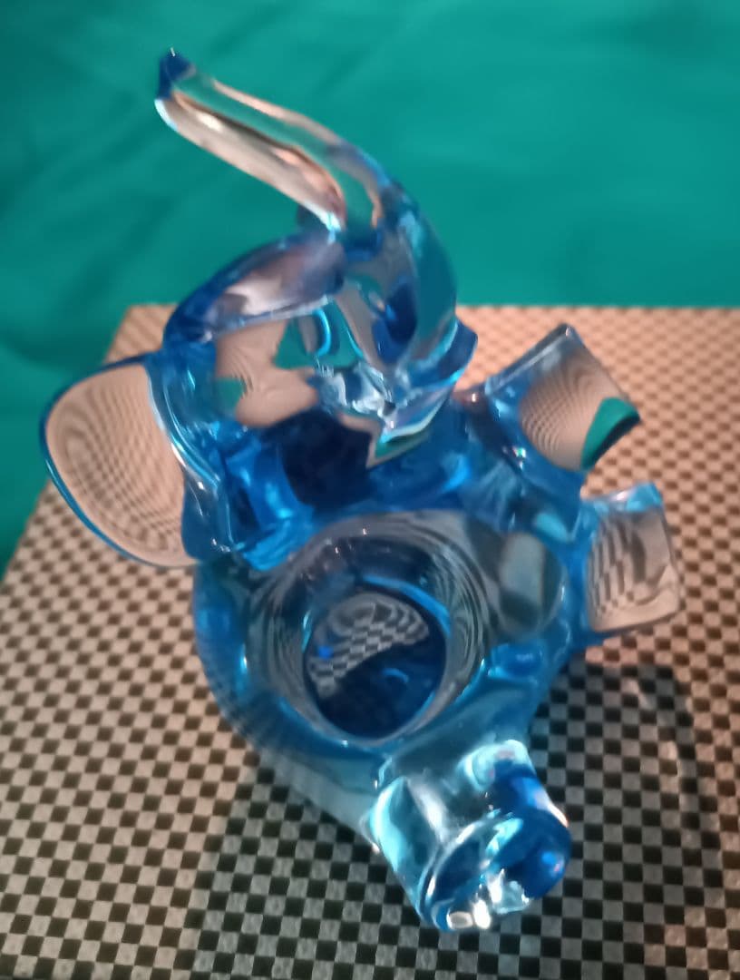 バカラ　BACCARAT　動物シリーズ　ブルーのゾウの置物