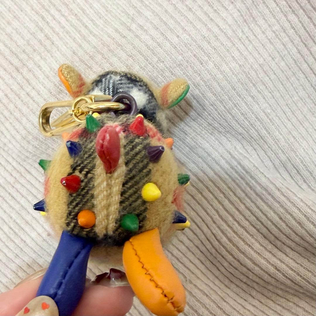 BURBERRY チャーム