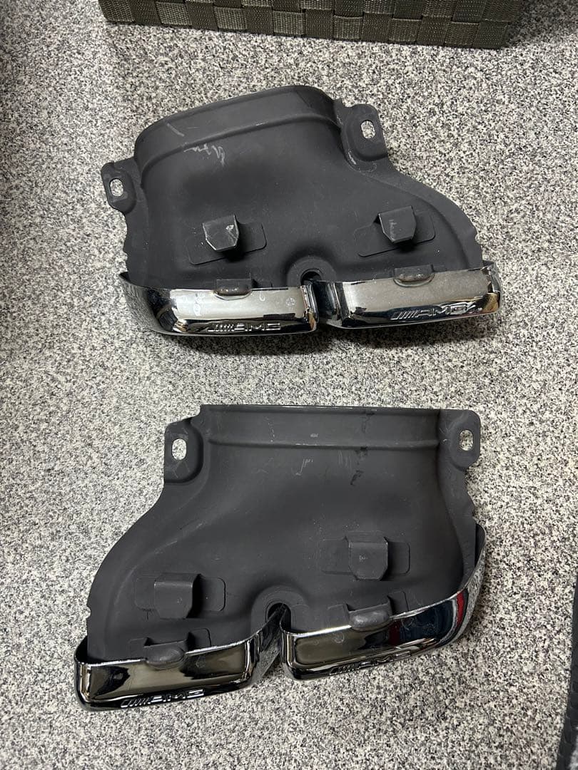 a*a様 メルセデスベンツ　AMG 純正マフラーカッター？