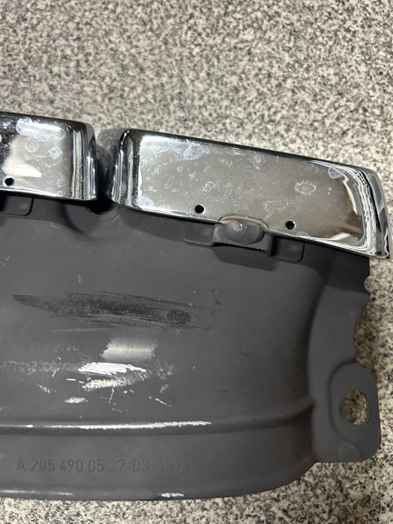 a*a様 メルセデスベンツ　AMG 純正マフラーカッター？