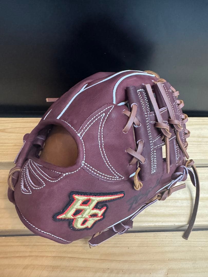 超限定品！ハイゴールド 硬式用グローブ 内野手用 定価39,600円 真極