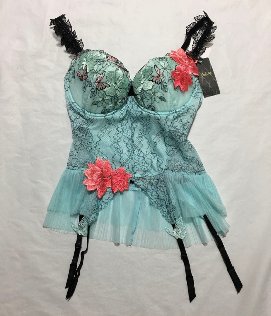 新品　ワコール　サルート 83G スリーインワン F75 40周年限定