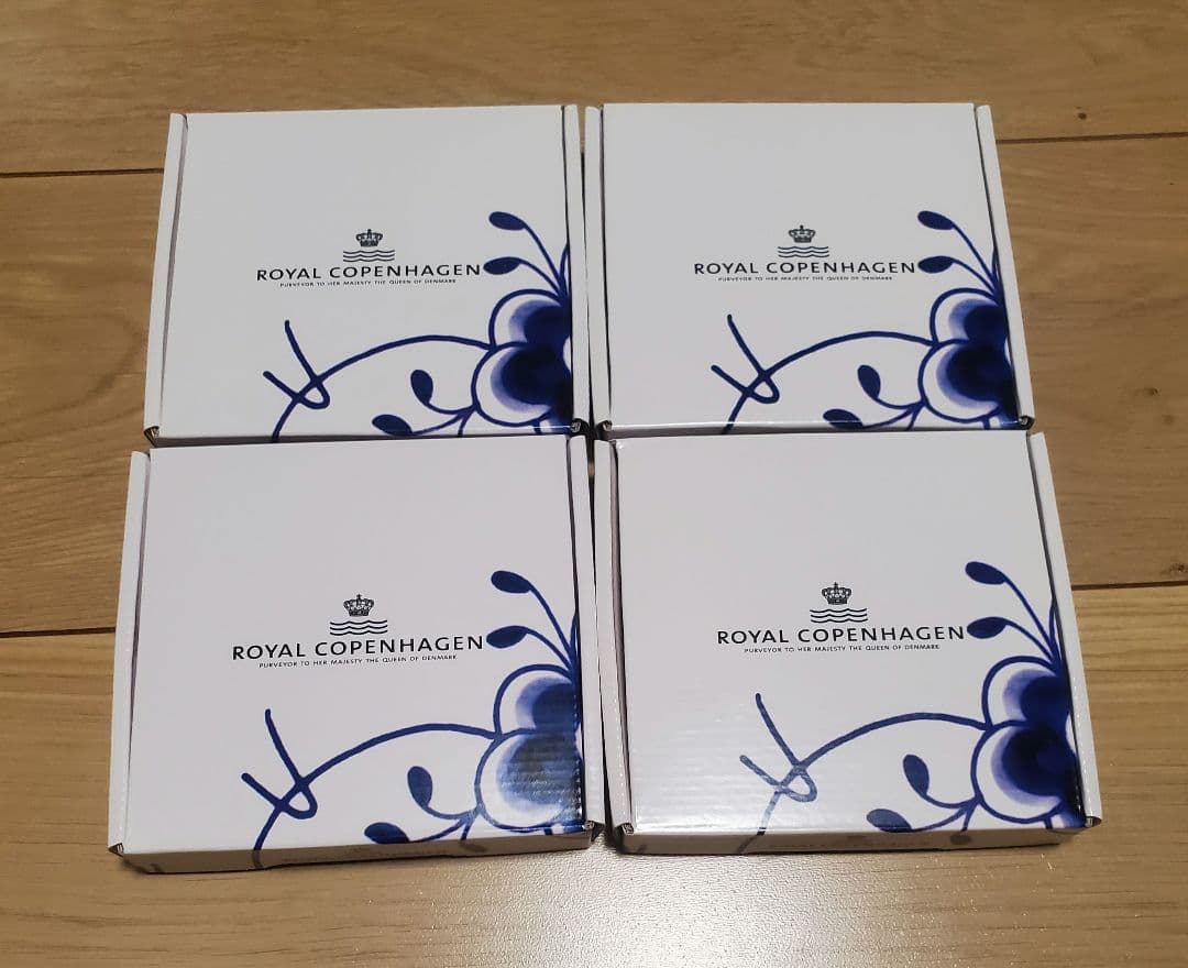   メガスモールスクエアディッシュ 4枚セット