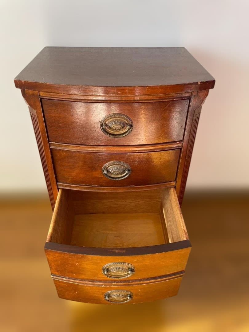 米軍放出品 1966年製 Maddox Table Co. ボウフロントチェスト