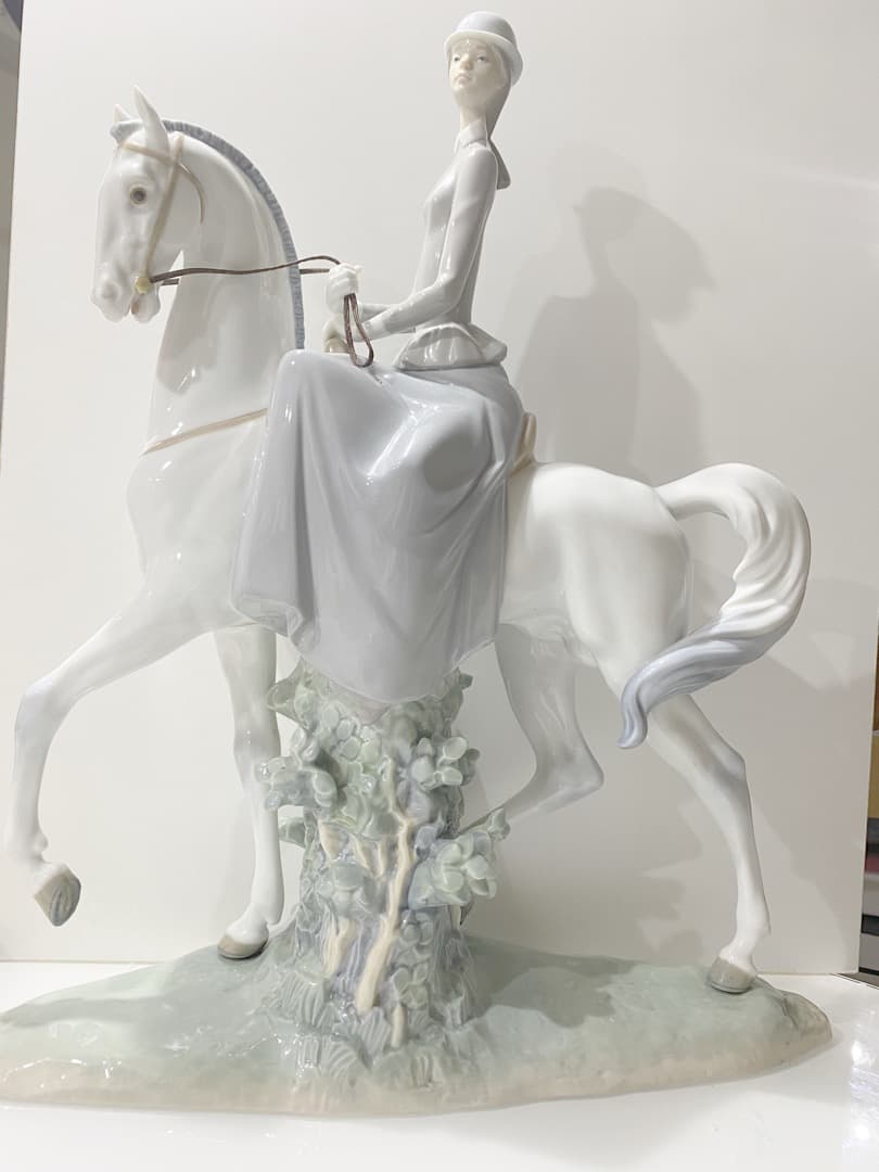 LLADRO リヤドロの　白い馬の少女