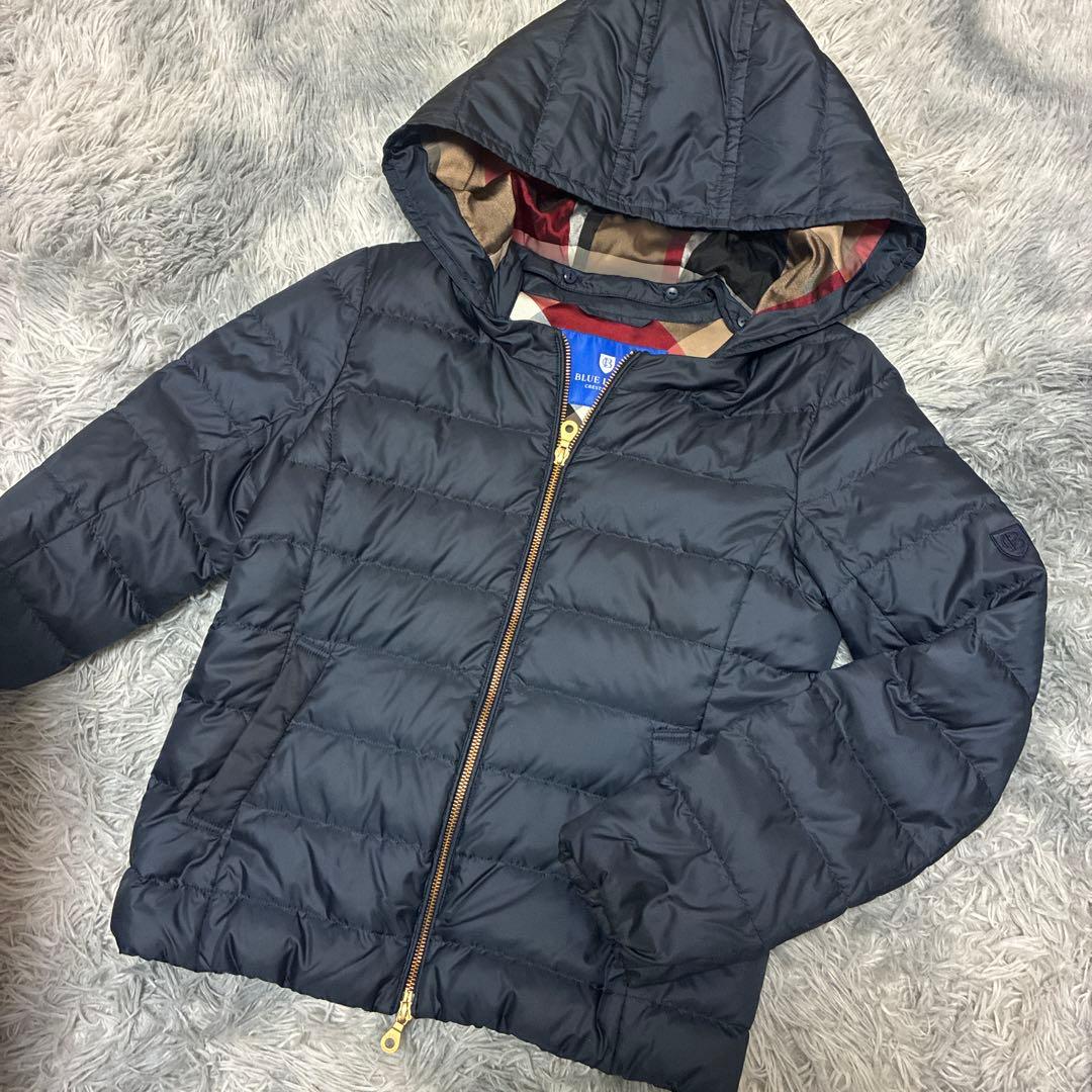 美品 ブルーレーベルクレストブリッジダウンジャケット ネイビー フード取り外し可