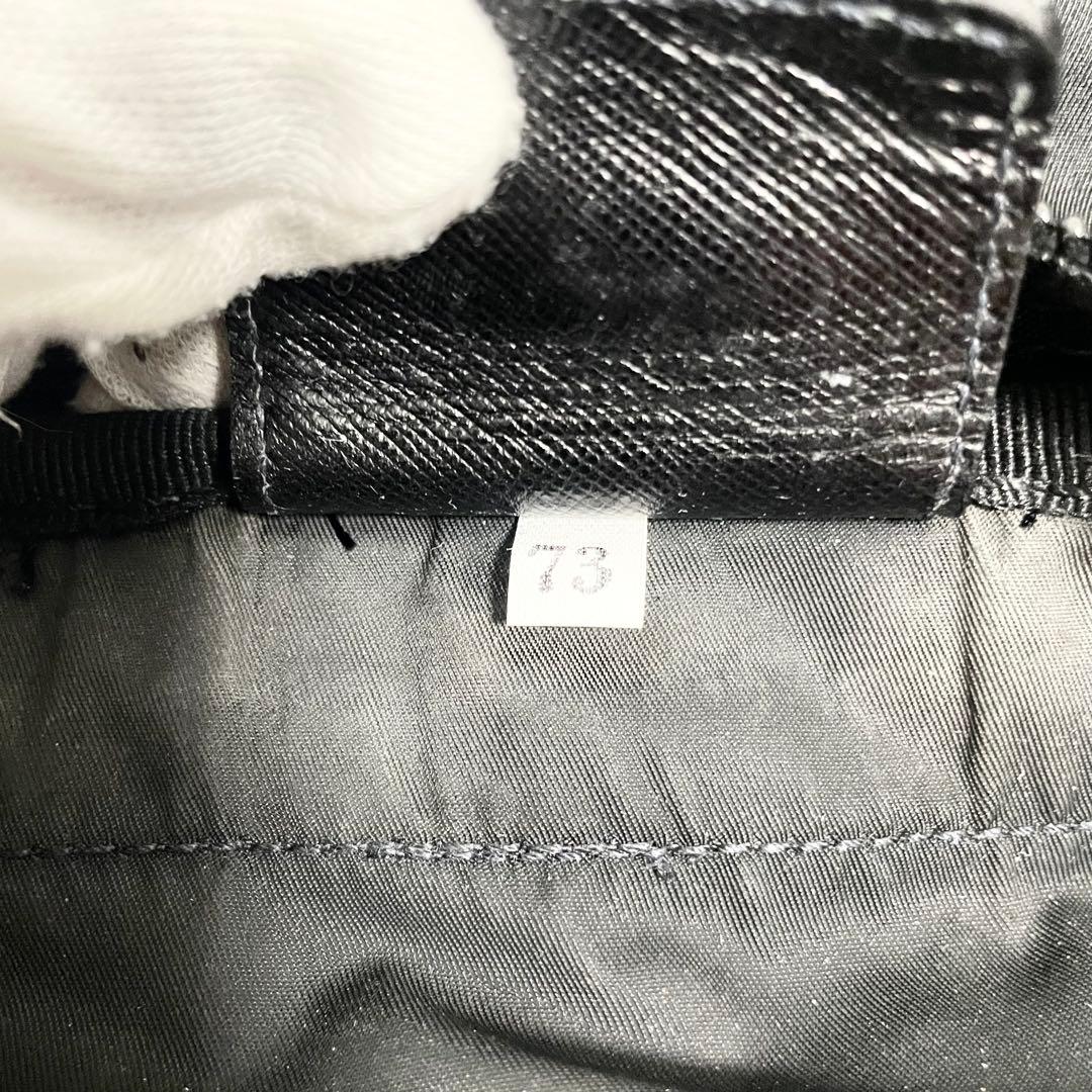 プラダ 三角プレート 金具 ボストンバッグ トラベルバッグ 黒 大容量 多機能