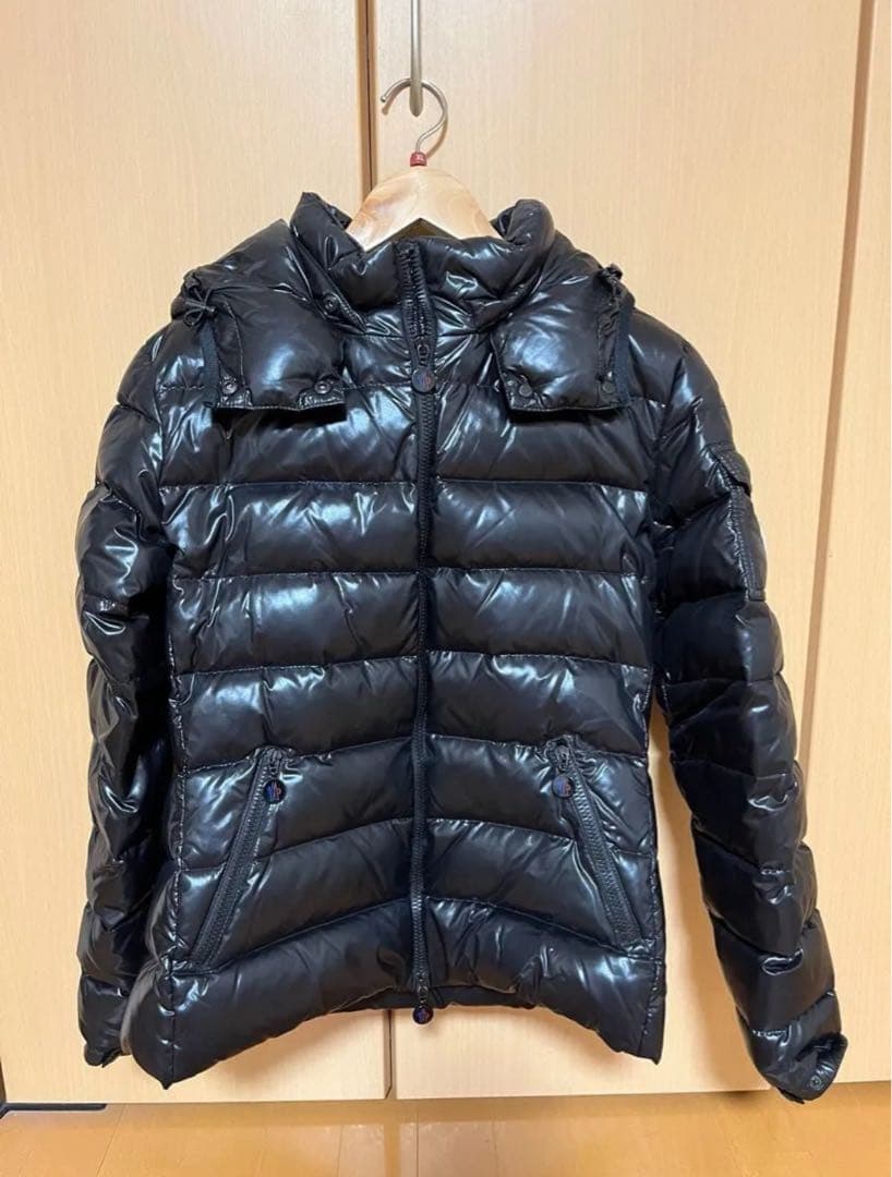 MONCLER モンクレール ダウンジャケット ブラック 光沢