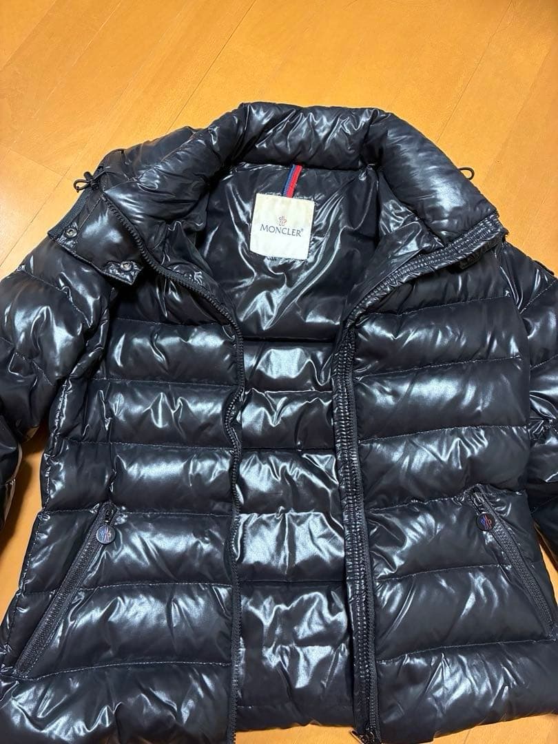 MONCLER モンクレール ダウンジャケット ブラック 光沢