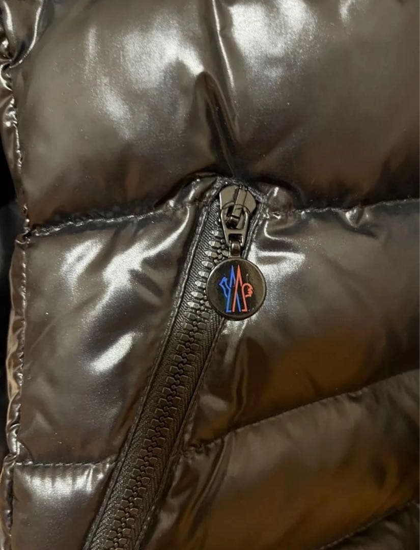 MONCLER モンクレール ダウンジャケット ブラック 光沢