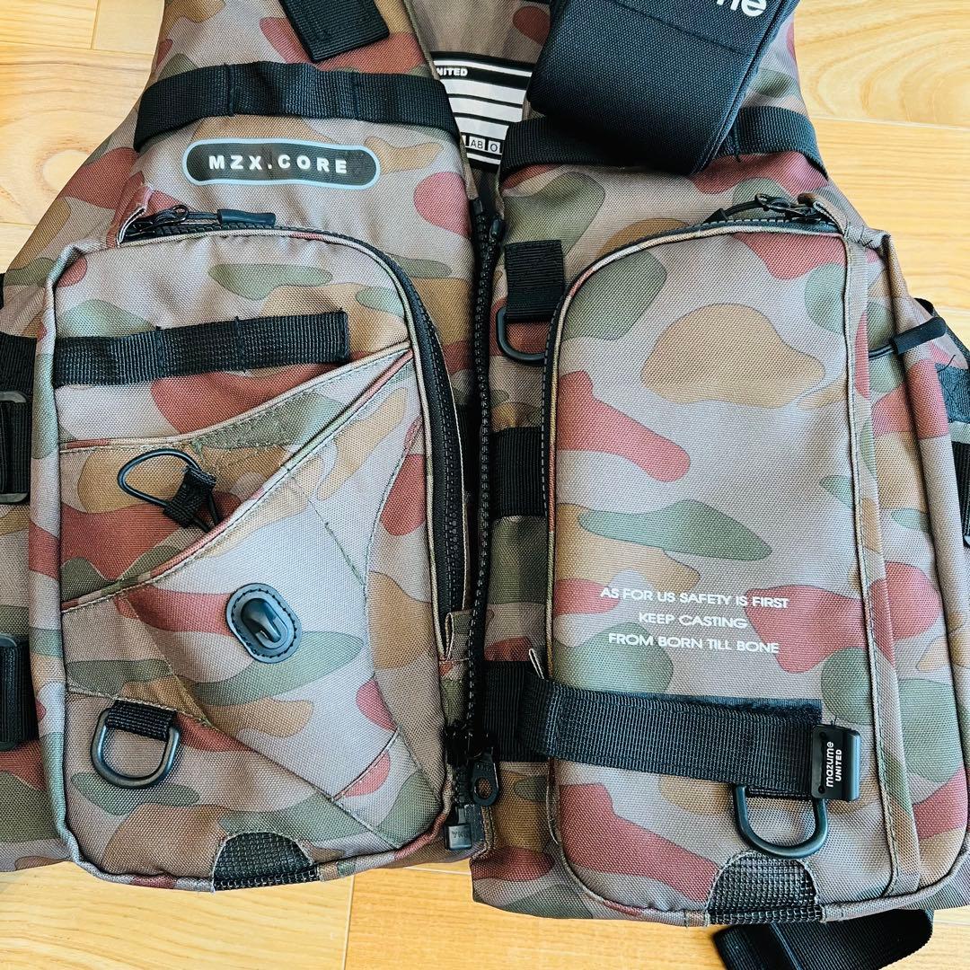 mazume マヅメ　フィッシングベスト　ライフジャケット　ベスト　迷彩　美品
