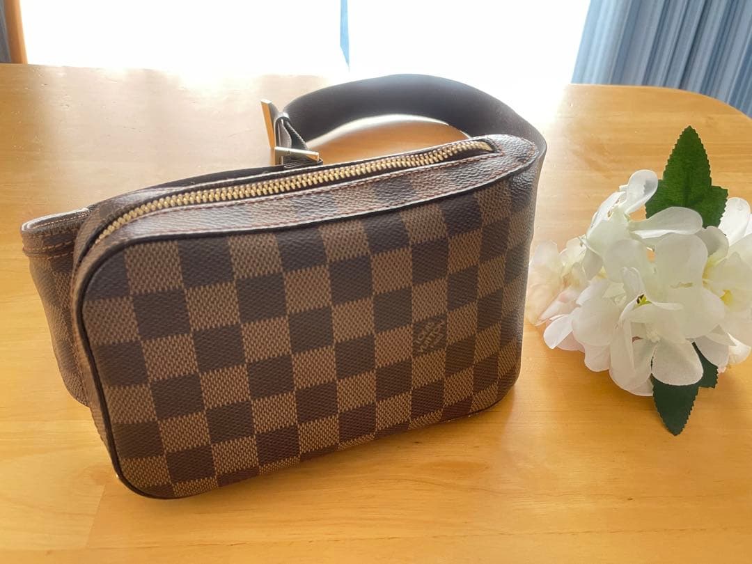 LOUIS VUITTON ダミエパターン ボディバッグ ブラウン