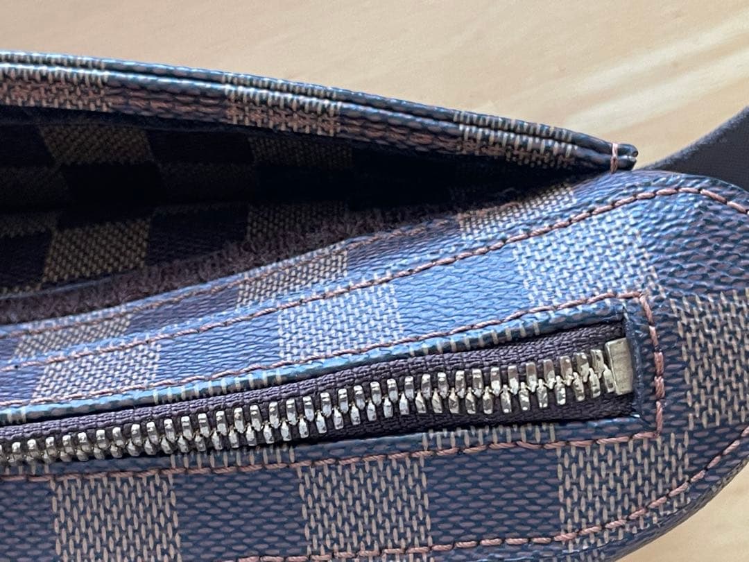 LOUIS VUITTON ダミエパターン ボディバッグ ブラウン