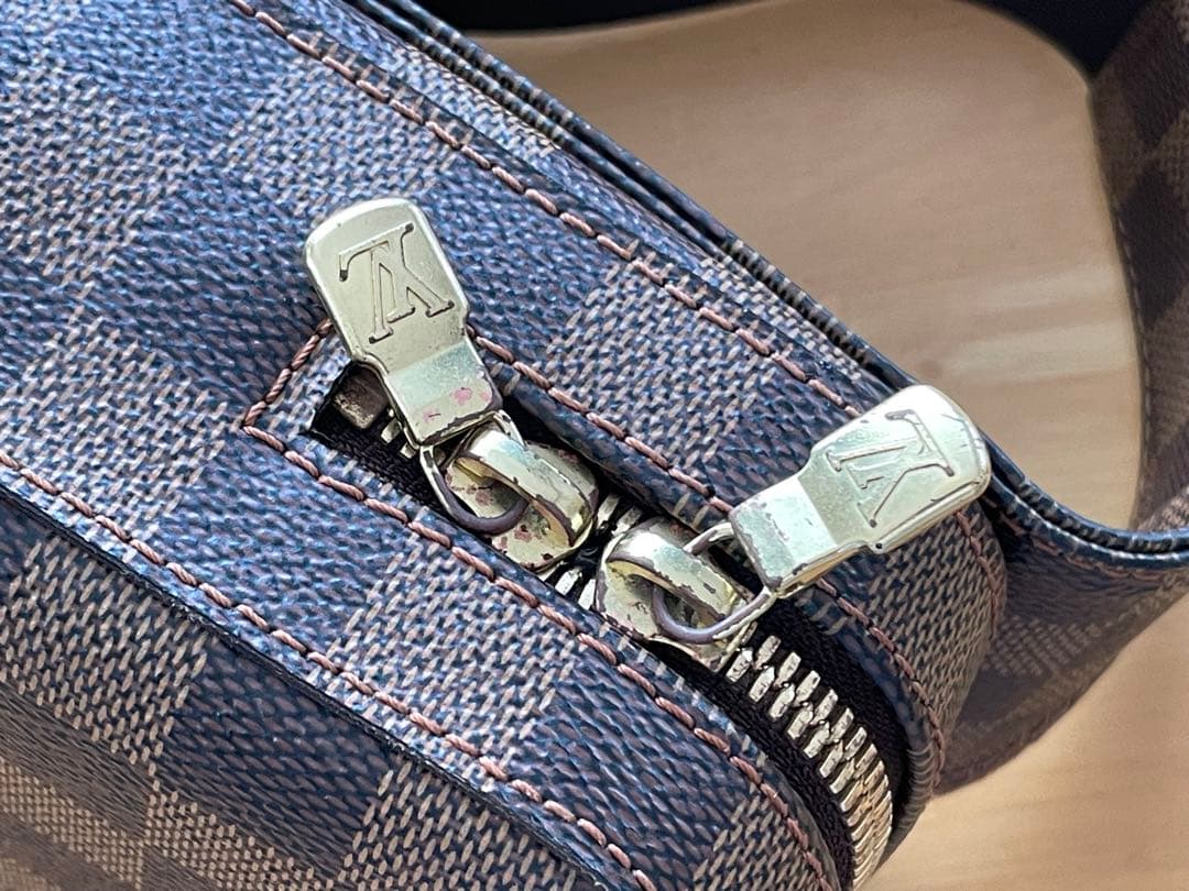 LOUIS VUITTON ダミエパターン ボディバッグ ブラウン