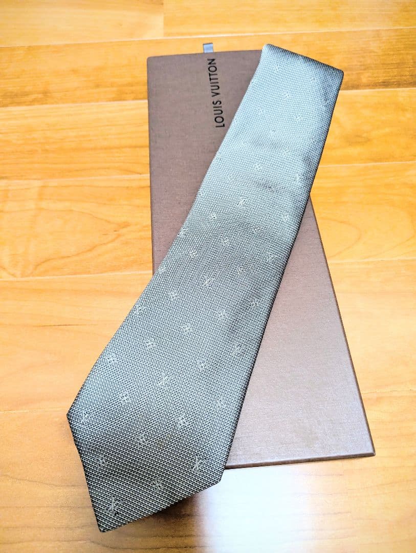 RYO【美品】ルイヴィトン イタリア製 モノグラム ネクタイ グレー肉厚