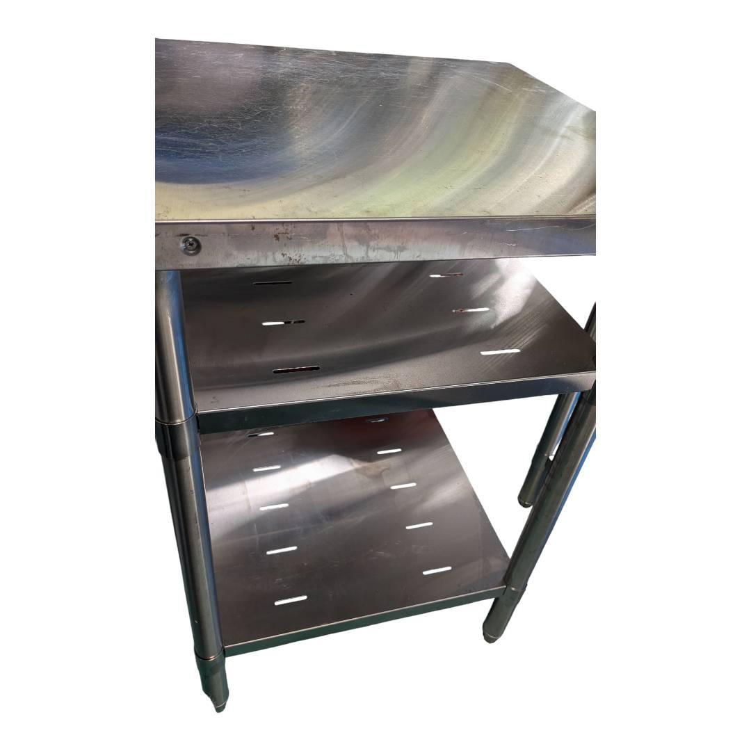 ステンレス製の3段作業台