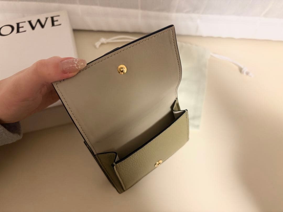 【値下げ中】LOEWE 三つ折り財布