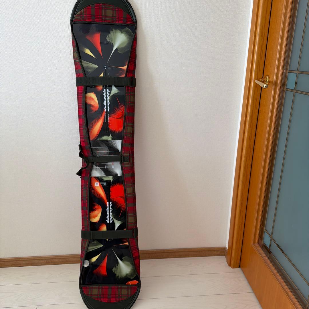 BURTON スノーボード デジャヴュ146cm　ボードスリーブ付き