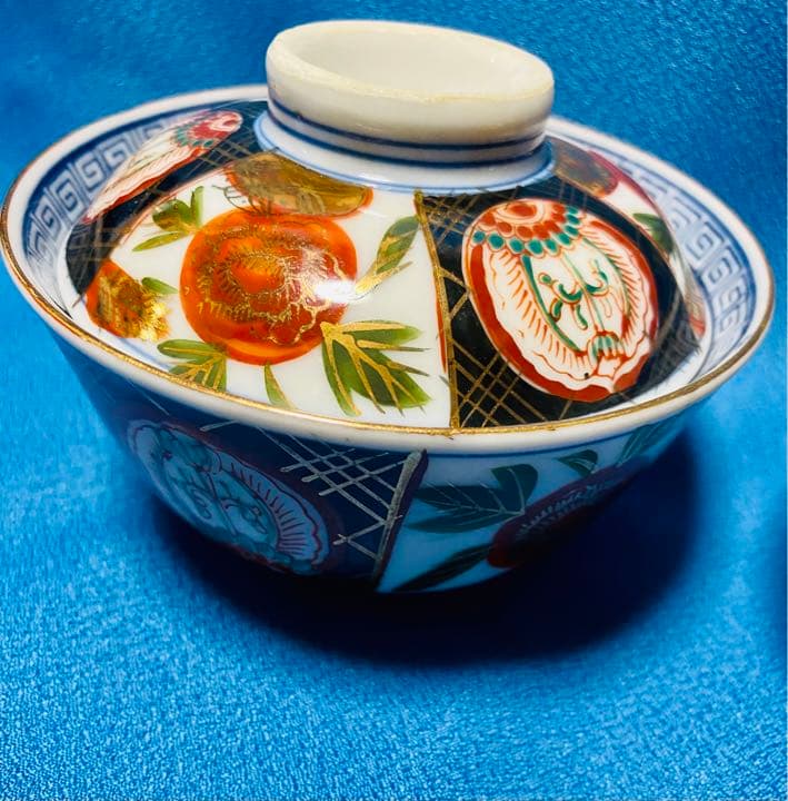 九谷焼　蓋付き　手描き　ご飯茶碗　金彩色絵　松竹梅　2客　新品　大珍品