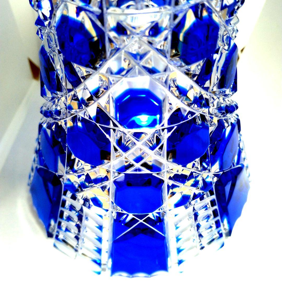 新品カガミクリスタル江戸切子青色被せガラスクリスタルカット花瓶花器薩摩切子