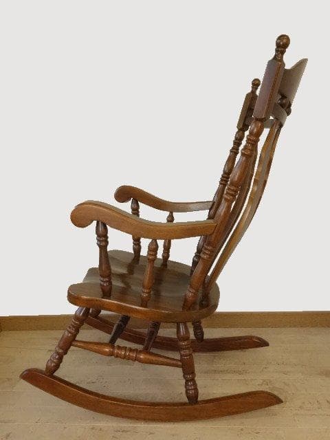 木製　ロッキングチェアー　彫刻入　再塗装済　ＵＳＥＤ