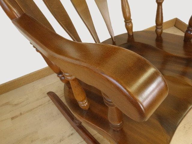 木製　ロッキングチェアー　彫刻入　再塗装済　ＵＳＥＤ