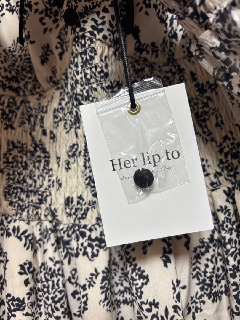 【未使用タグ付】Winter Floral Long-sleeve Dress