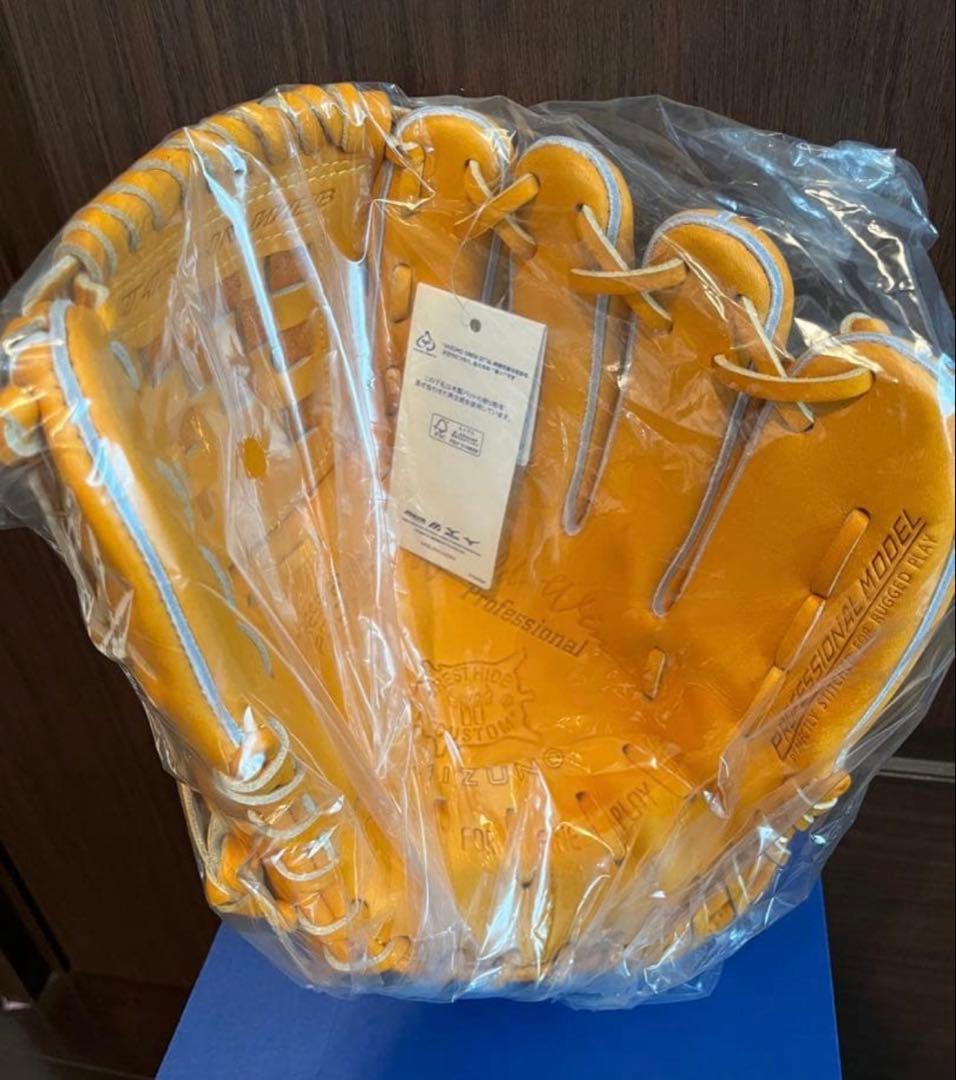 硬式用ワールドウィン復刻版 赤カップ 山田久志モデル新品未使用タグ付