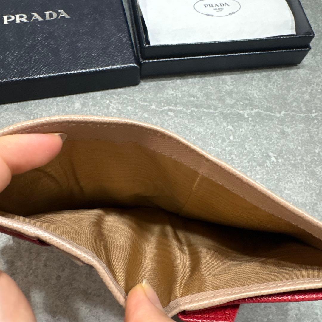 PRADA 二つ折り財布　ピンクベージュ