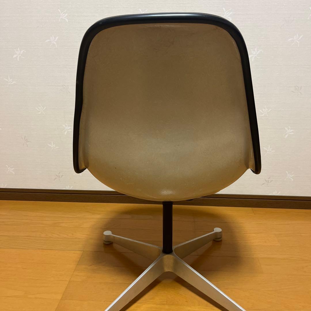 イームズ　ナウガレザー