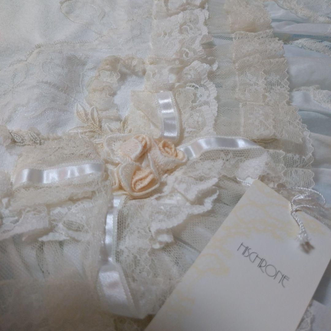 さえらヒスクローネのクリーム色のレース枕カバー