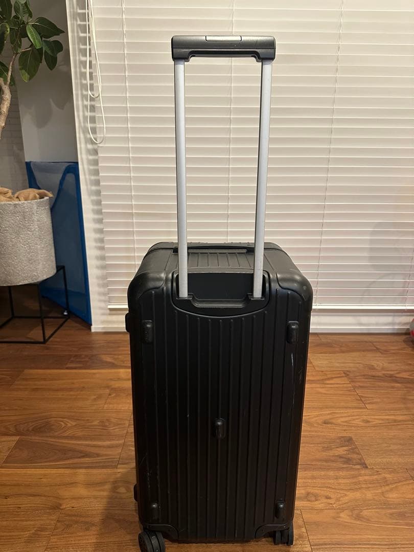 RIMOWA ブラック Essential TRUNK 89L