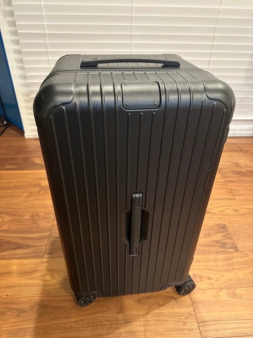 RIMOWA ブラック Essential TRUNK 89L