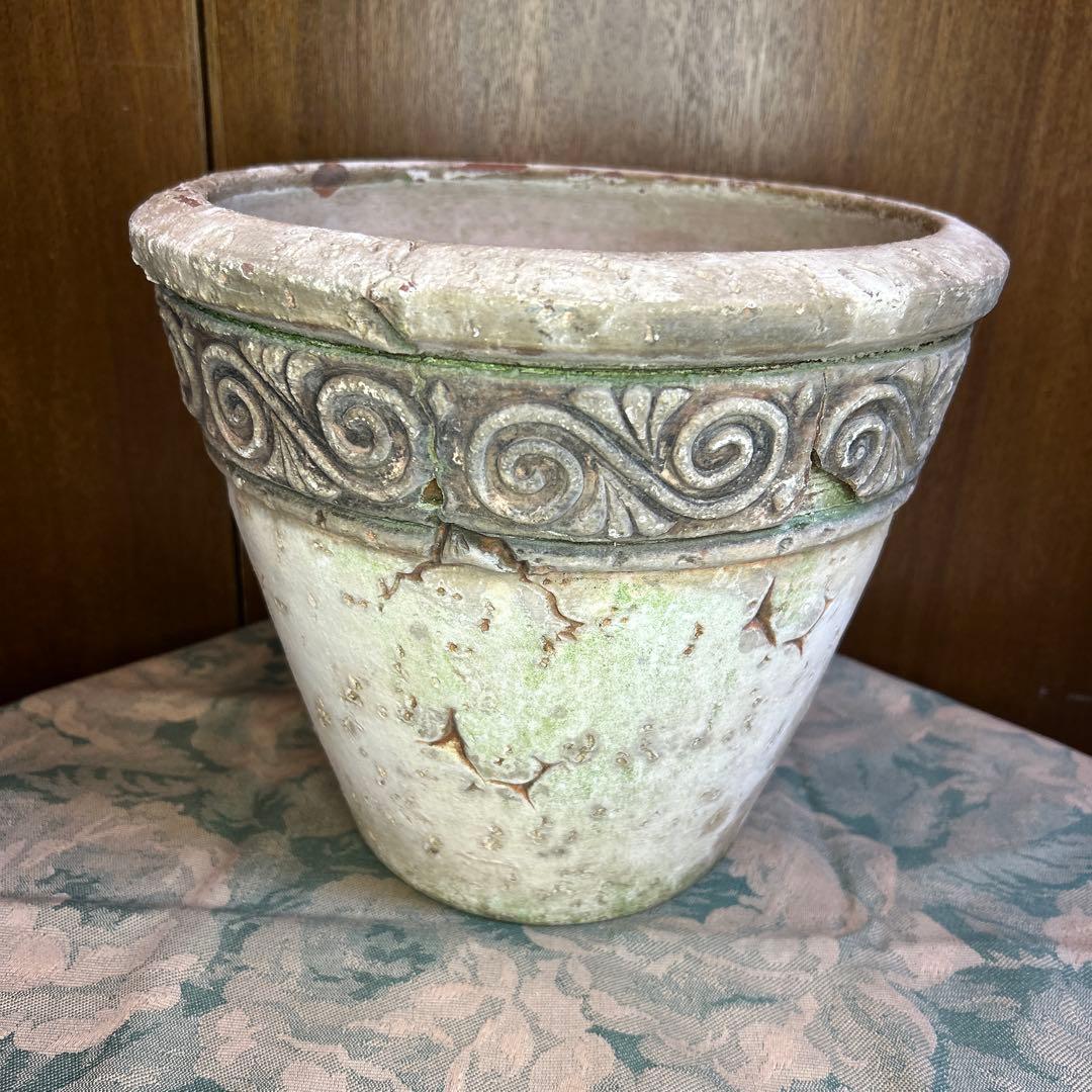 貴重 クラシックなレリーフラウンドポット W28cm淡いベージュ＆ブラウン穴有り