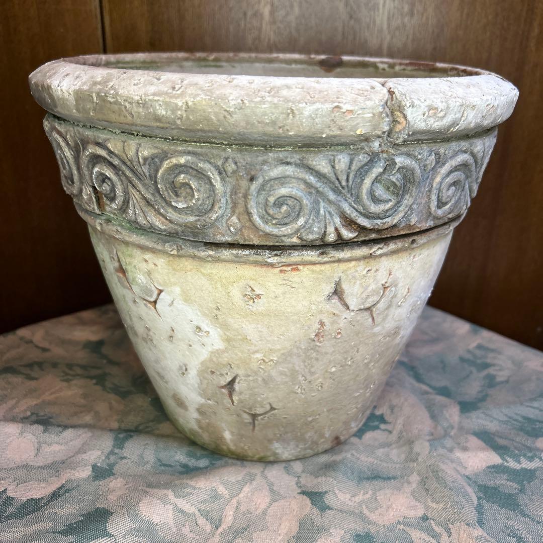 貴重 クラシックなレリーフラウンドポット W28cm淡いベージュ＆ブラウン穴有り