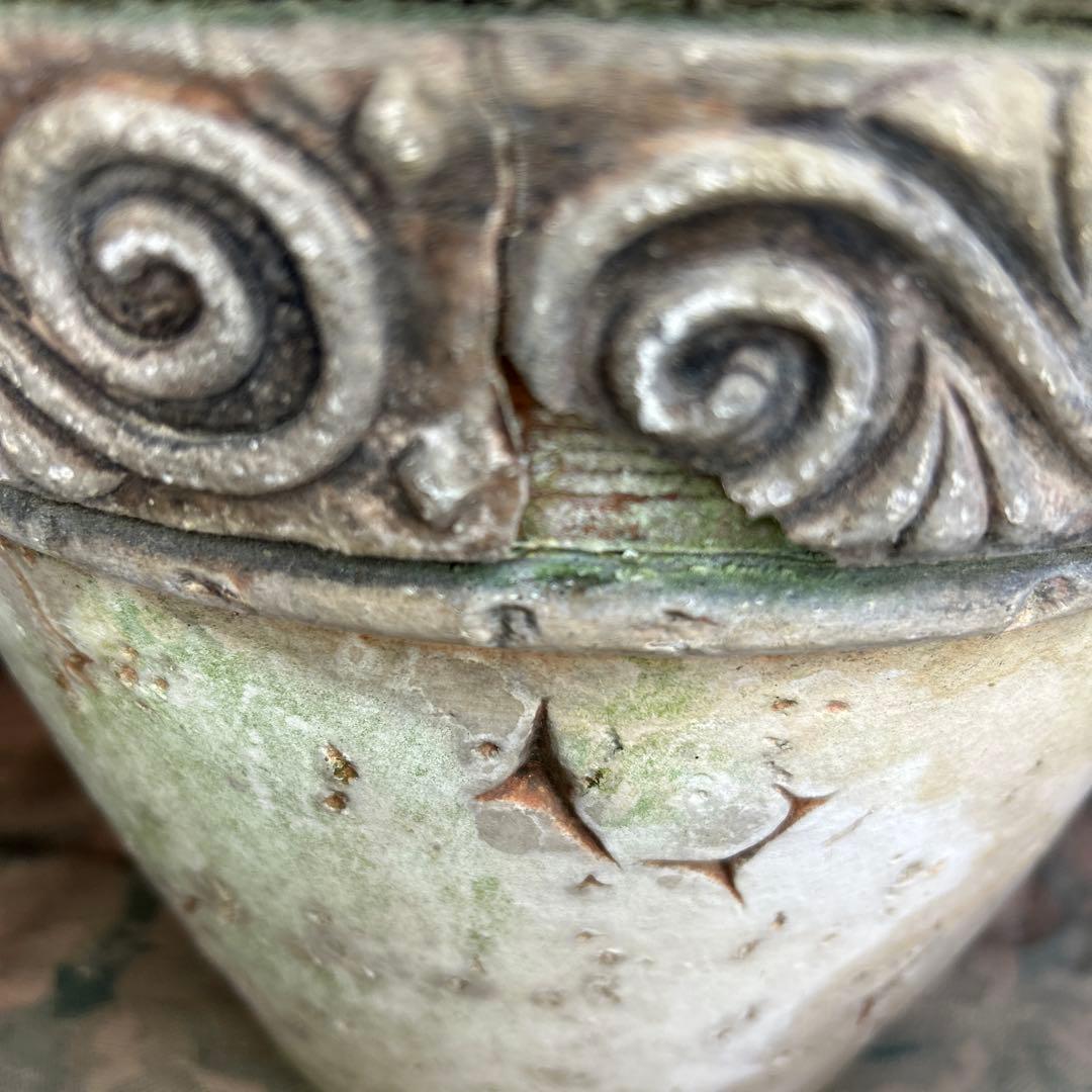 貴重 クラシックなレリーフラウンドポット W28cm淡いベージュ＆ブラウン穴有り