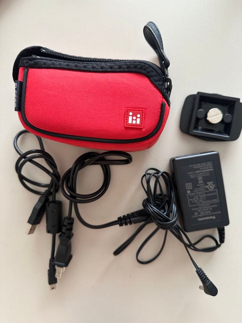 Panasonic HC-V210M ビデオカメラ 本体