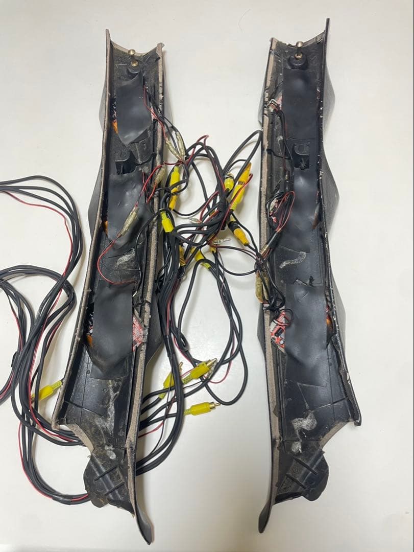 30セルシオ Ls430ワンオフAピラー3.5インチ3連モニター