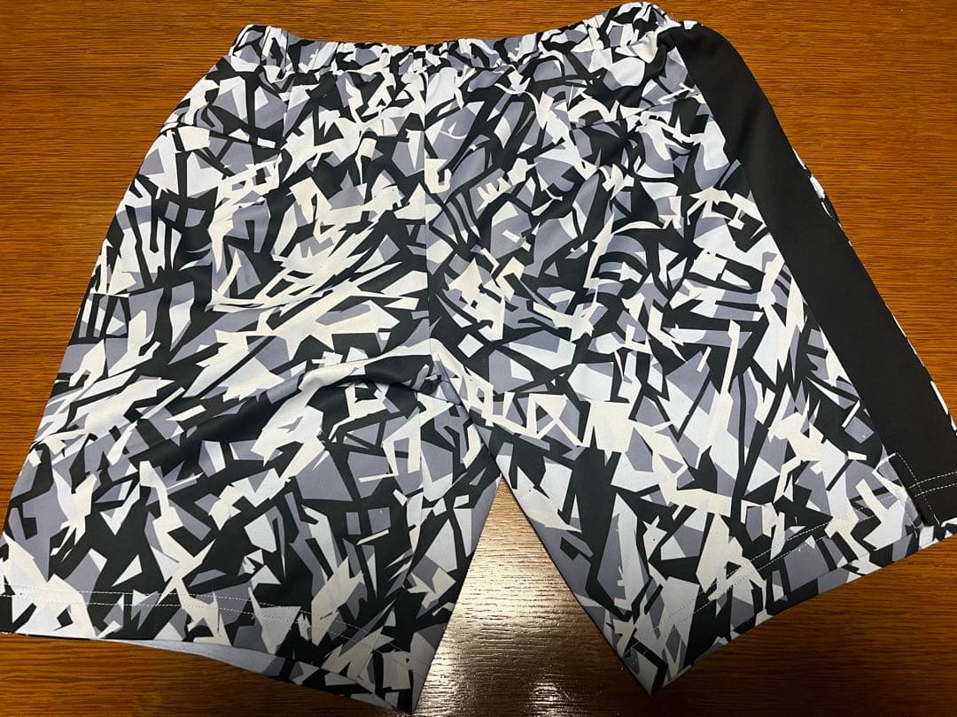 ヨネックス　ハーフパンツ　Mサイズ