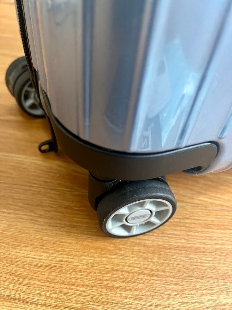 RIMOWAリモワ サルサ エアー 22リットル 4輪　機内持ち込み　美品